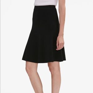 Black M.M. LaFleur Madison Skirt Size M